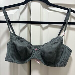 Victoria's Secret NWT Shadow Stripe Unlined Underwire Demi T-shirt Lace Bra 36B